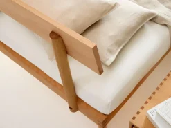 Grüne Erde Betten^Bett Jukai Pur, mit Betthaupt und Betthaupthousse, inkl. integriertem Lattenrost, 160 x 200 cm, Baumwollstoff Ondula Greige (139),