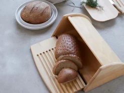 Grüne Erde Küchenaccessoires^Brotkasten mit integriertem Brotschneidebrett, 40 x 30 x 16,5 cm, Buche geölt
