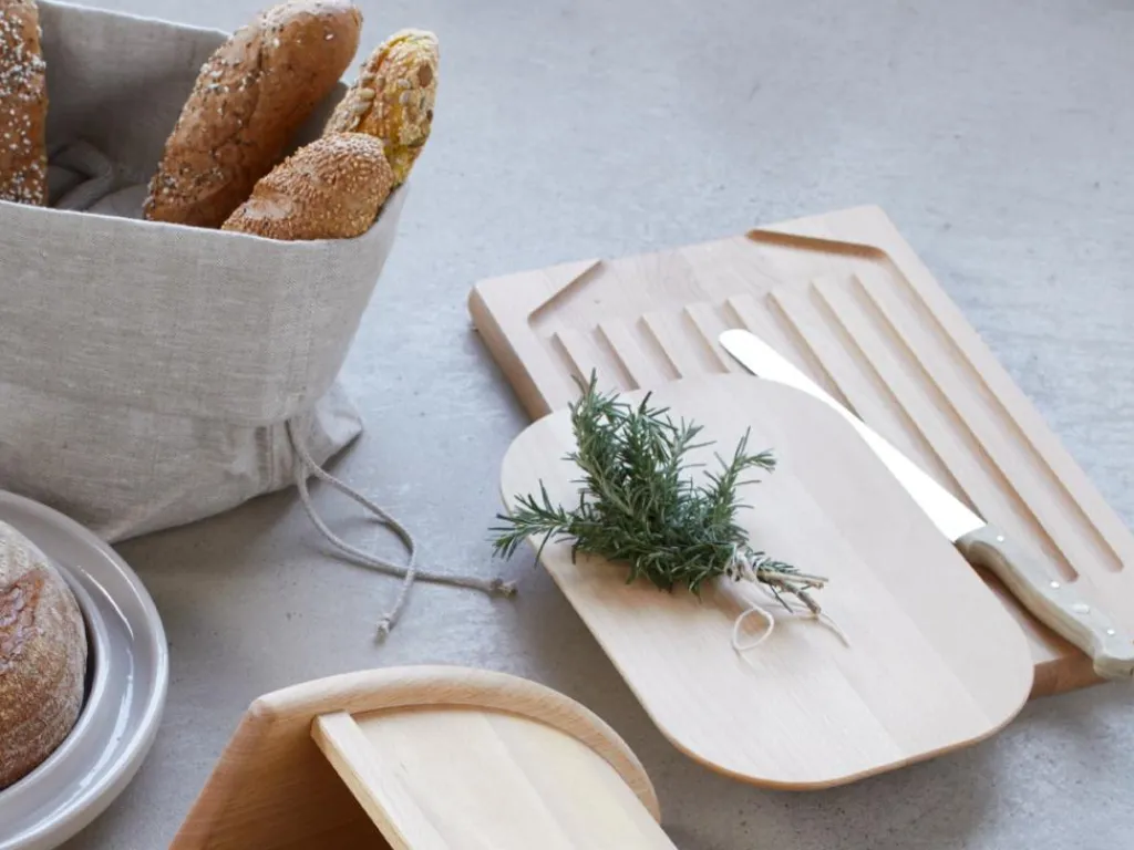 Grüne Erde Küchenaccessoires^Brotschneidebrett aus Buchenholz geölt, 39 x 26 x 2,5 cm
