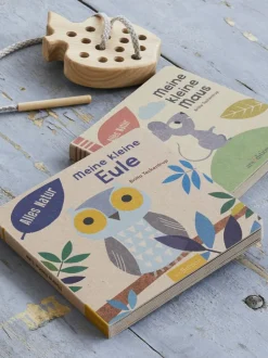 Grüne Erde Geschenke-Guide|Kuscheltiere & Spielzeug^Fädelspiel Apfel, Eschenholz, 12 x 10 cm, Schnur 70 cm