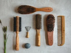 Grüne Erde Haarpflege^Föhnbürste mit Wildschweinborsten, ca. 21 cm, Olivenholz, 10 Borstenreihen