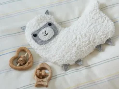 Grüne Erde Zier- & Wärmekissen|Geschenke-Guide^Kirschkern-Wärmekissen, Anouk das Alpaka, ca. 30 cm, Überzug: 100 % Baumwolle, Baumwolle kbA, Füllung: 100 % Kirschkerne