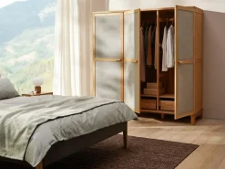 Grüne Erde Kleiderschränke^Kleiderschrank Kurami mit Drehtüren 3-türig, Wollstoff Tano Natur (79),