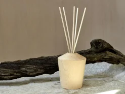 Grüne Erde Raumdüfte^Raumduft Diffuser aus Zirbenholz, konisch ø 8,5 x H 9 cm