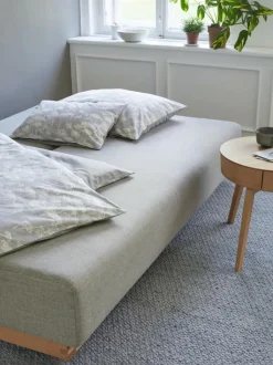 Grüne Erde Schlafsofas^Schlafsofa Nebo B200 x T108 x H72, Sitzhöhe 42cm/Sitztiefe 85cm, inkl. 2 Kissen (80 x 55cm), Wollstoff Tano Natur (79),