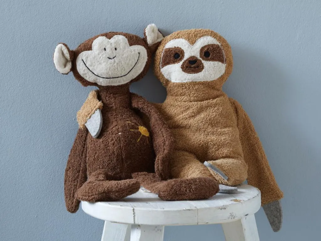 Grüne Erde Geschenke-Guide|Kuscheltiere & Spielzeug^Sonnenschein-Affe Abu mit gelber Sonne, ca. 50 cm, Bezug: 100 % Baumwolle, Füllung: 100 % Schurwolle (Schaf), GOTS