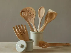 Grüne Erde Küchenaccessoires^Spitzlöffel ohne Loch aus Eschenholz, geölt, 30 x 6 cm