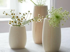 Grüne Erde Wohndekoration^Vase aus Eschenholz, inkl. Glaseinsatz, H 22 cm, ø 8 cm