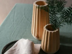 Grüne Erde Wohndekoration^Vase aus Zirbenholz, Kannelur, H 17,5 cm, nicht geölt, inkl. Glaseinsatz
