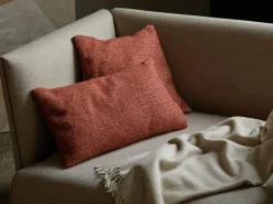 Grüne Erde Zier- & Wärmekissen^Zierkissenbezug Lynn, ziegel, 30 x 50 cm, 100 % Schurwolle (Lamm), eco-wool