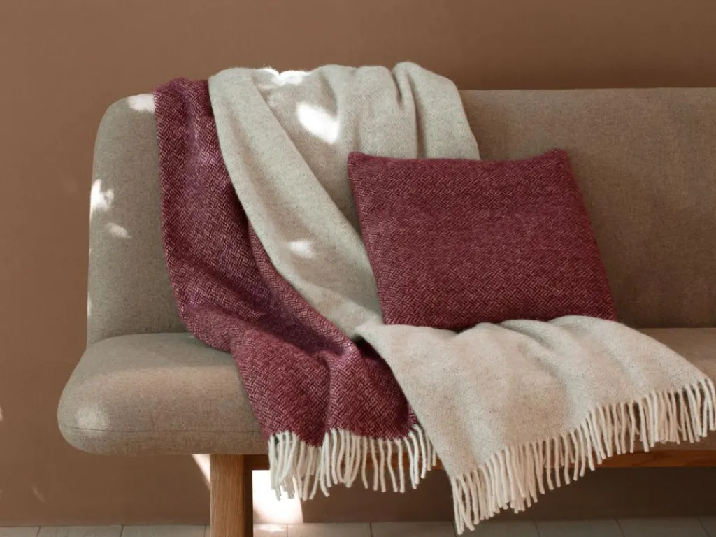 Grüne Erde Zier- & Wärmekissen|Geschenke-Guide^Zierkissenbezug Selma, port, 40 x 40 cm, 100 % Schurwolle (Lamm), eco-wool